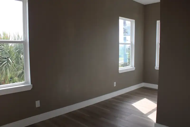 27 Laguna living space