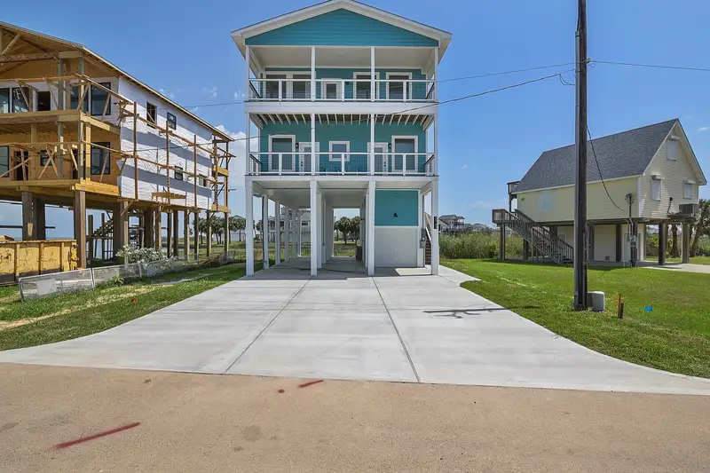 3742 Laguna custom coastal home