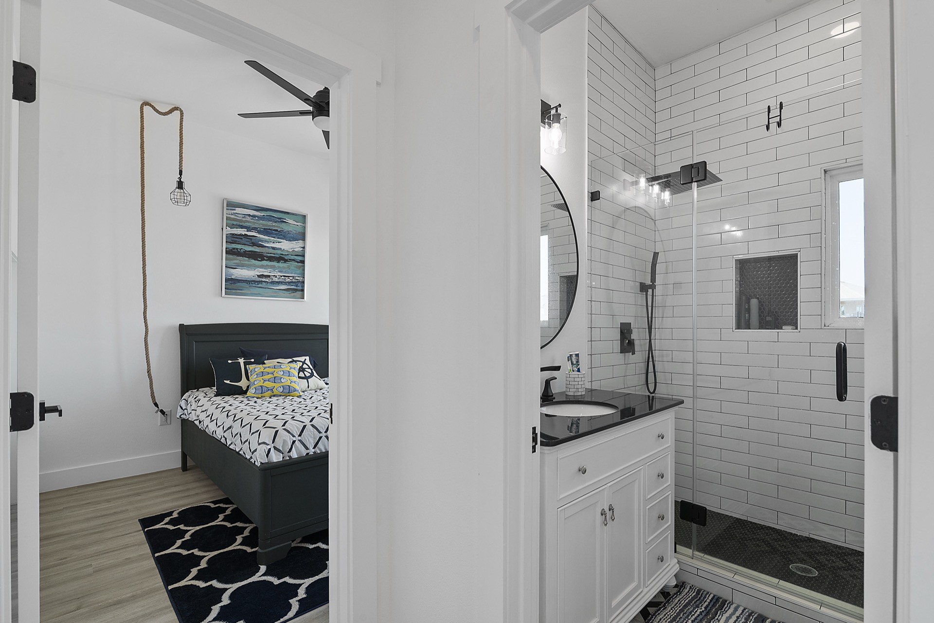 3742 Laguna living space