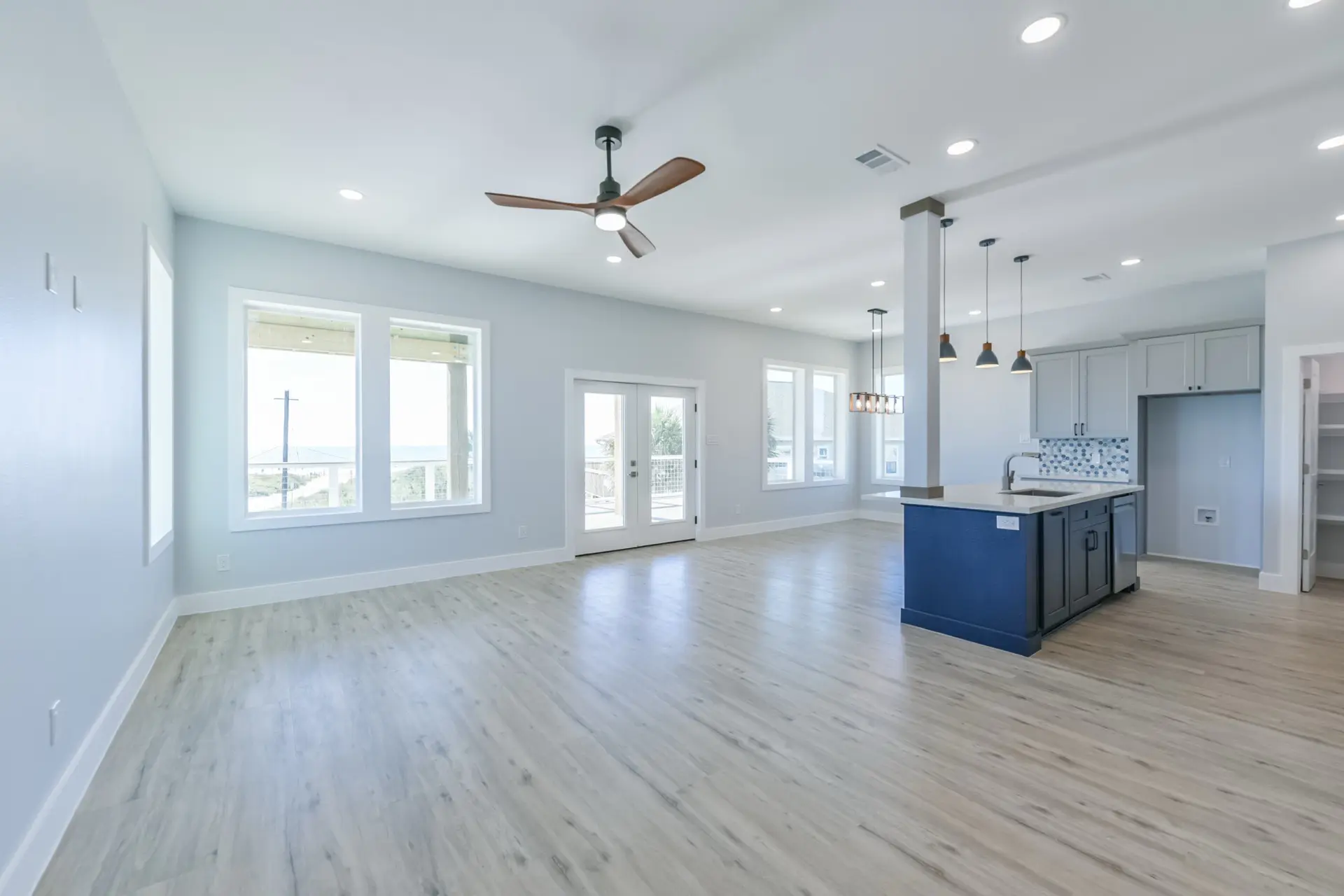 Bedroom with en-suite bathroom access and modern coastal decor at 4003 Pirates Beach