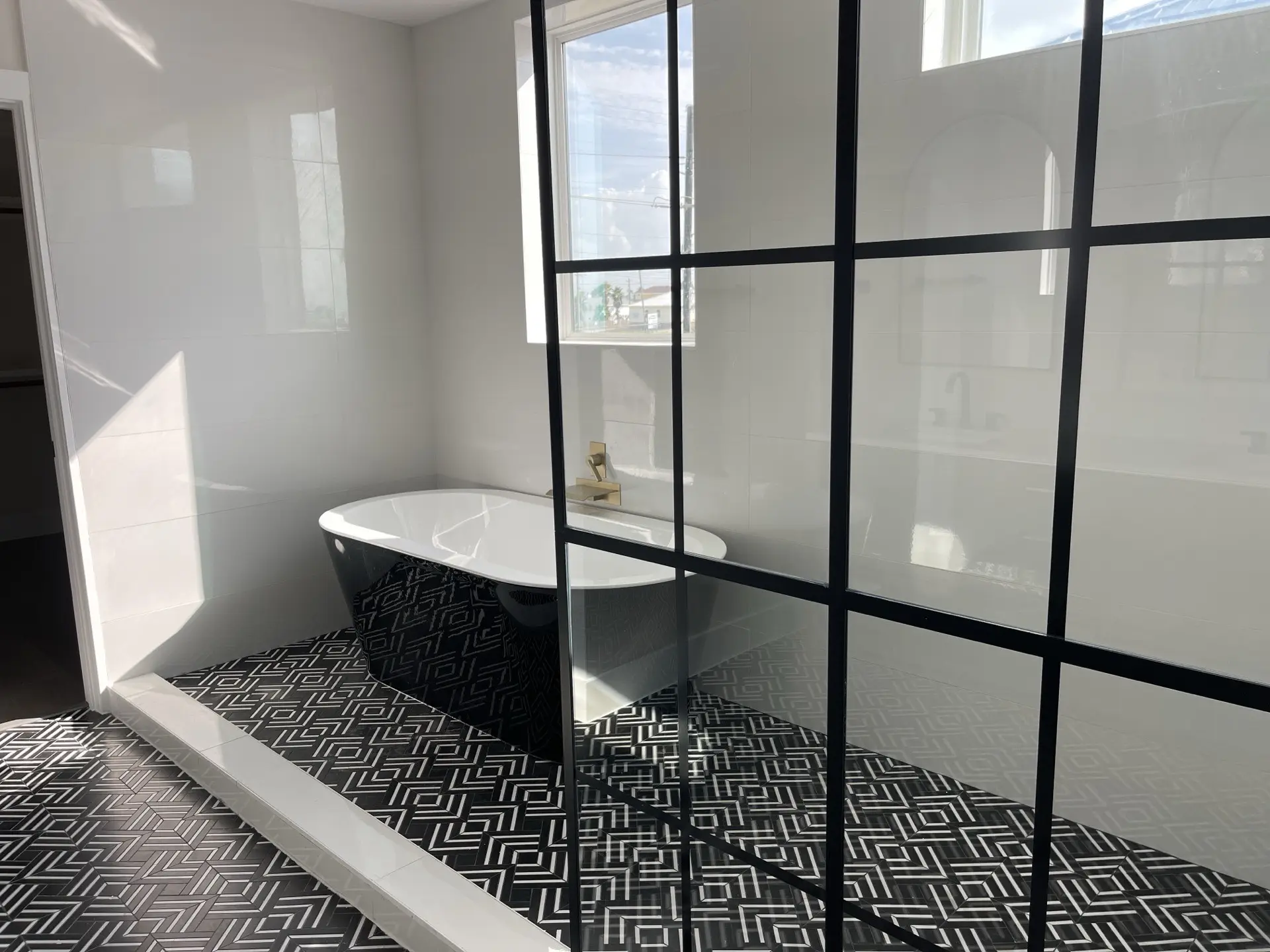 Master bath freestanding tub
